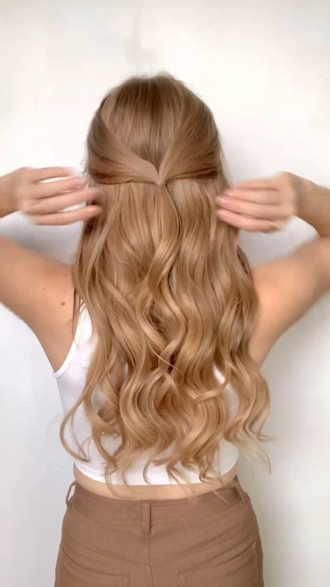 #Repost @lhcoiffure Try this super cute and easy claw clip half-up half-down hairstyle 😉 for those days when you want a cute yet fast hairdo #Prell #ClassicClean #Shampoo #Conditioner #HealthyHairCare #AffordableHaircare #LeaveInConditioner #hairtutorial #hairideas #flowerhair #hairfashion #hairlove #easyhairstyles #hairinspiration #hairinspo #clawclip #hairdo #viralhair #wavyhair #everydayhair Half Up Half Down Bridesmaid Hair Straight, Long Hair Half Up Half Down Braid, Hair Half Up Wedding Styles, Hairstyles For Curled Hair Half Up, Half Updo With Headband, Easy Wedding Hairstyles With Veil, Easy Fancy Half Up Half Down Hair, Prom Hairstyles Half Up Half Down Simple, Easy Half Up Bridal Hair