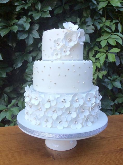 Blossom Wedding Cake, 25th Wedding Anniversary Cakes, Incredible Cakes, Happy Cake, Wedding Cake Cookies, Blossom Wedding, Wedding Anniversary Cakes, Beauty Cakes, Dream Wedding Cake