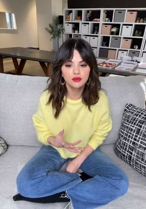 Selena Gomez Hair Short, Bob Haircuts Black Women, Haircuts Black Women, Selena Gomez Haircut, Selena Gomez Bangs, Selena Gomez Short Hair, Selena Gomez Hair, Curtain Fringe, Layered Hairstyles