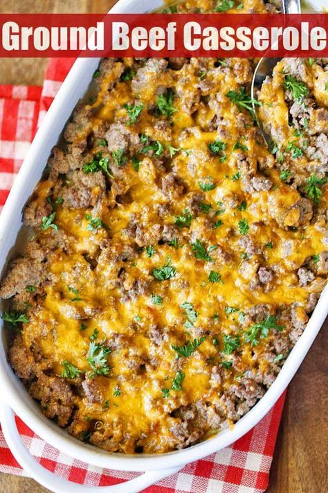 A very tasty ground beef casserole that is also healthy, keto and low carb. A super easy recipe, perfect for a weeknight dinner. Leftovers are great too! #casserole #healthyrecipes #keto #lowcarb #glutenfree #beef #groundbeef Leftover Ground Beef, Keto Casseroles, Dinner Leftovers, Keto Beef Recipes, Keto Beef, Low Carb Casseroles, Diner Recept, Resep Diet, Ground Beef Casserole