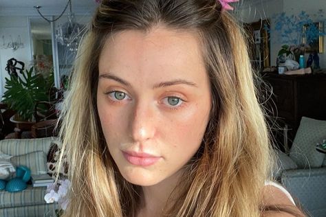 Caroline Calloway Style, Caroline Calloway, University Of Cambridge, Latest Instagram, Nine Months, Instagram Influencer, Celebrity Photos, Signature Style, Instagram Feed