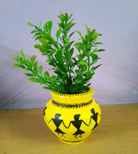 Worli Painting, Warli Art, Flower Pot Art, Pot Painting, Flower Pot Design, Painted Pots Diy, Diy Glass Bottle Crafts, Subscribe My Youtube Channel, Diy Flower Pots