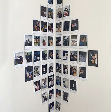 Memory Corner At Home, Dorm Room Family Pictures, Instax Photos Ideas Room Decor, Polaroid Wall Ideas, Instax Wall, Instax Mini Ideas, Lemon Table Decor, Wall Bedroom Diy, Polaroid Display