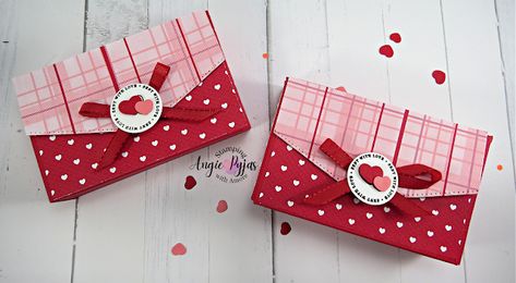 Stampingwithamore: Create the Perfect Valentine's Day Gift Box with m... Stampin Up Boxes, Diy Valentines Day Crafts, Treat Boxes Diy, Crafts Easy Diy, Cardstock Projects, Gift Box Tutorial, Treat Packaging, Treat Containers, Craft Boxes