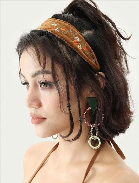 Boho Short Hair, Detail Embroidery, Hippie Headbands, Hippie Hair, Headband Outfit, 70s Vibes, Bohemian Chic Fashion, Knitted Flowers, Boho Headband