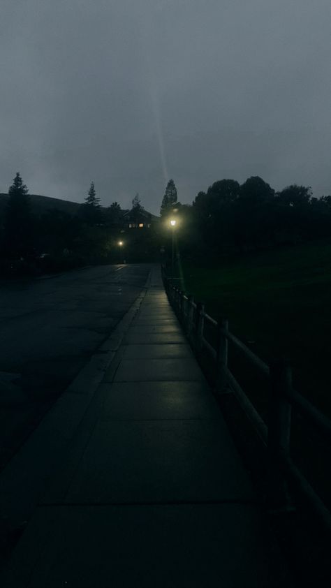 Rainy Night Aesthetic, Rainy Vibes, Aesthetic Rain, Apocalypse Aesthetic, Spotify Covers, Rainy Night, Aesthetic Photography Nature, Night Aesthetic, Rain Drops