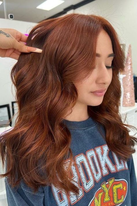 Fashion Bax Nail Color 2023, Hair Color Ideas Summer, Ginger Brown Hair, Hair Styles For Medium Hair, Reddish Brown Hair Color, Copper Brown Hair Color, Copper Blonde Hair Color, Copper Brown Hair, Red Balayage Hair