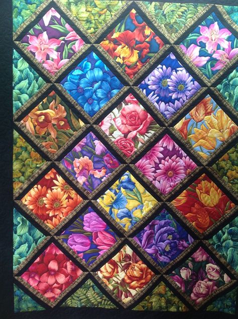 Window Quilts, Colchas Quilting, Kare Kare, Attic Window, Stained Glass Quilt, Kaffe Fassett Quilts, Colorful Quilt, Flower Quilts, Flower Quilt