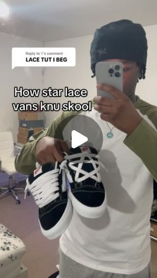 oudavo on Instagram: "Star lace knu skool 😍 #fashion #fashioninsta #outfits #styleinspo #fitbreakdown" How To Tie Your Shoe Laces In A Star, Star Laces Vans Tutorial, Star Shoe Lace Tutorial, Star Laces Vans, Star Lace Tutorial, Knu Skool Vans Star Laces, Star Laces Shoes Tutorial, How To Do Star Shoe Laces, How To Lace Vans Knu Skool