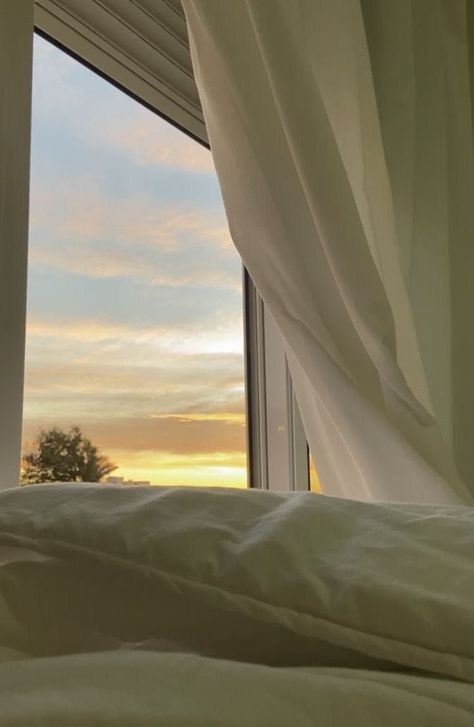 Wallpapers Sunrise, Morning Sunrise Aesthetic, Sunrise Window, Morning Routine Checklist, Aesthetic Morning, Sunrise Aesthetic, Windows Wallpaper, Morning Mood, Morning View