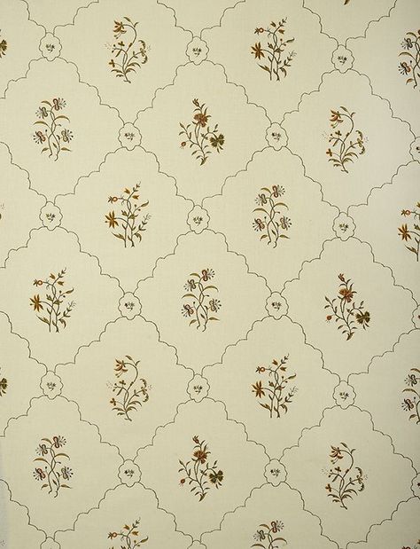 Indian Aesthetic Patterns, Indian Embroidered Fabric, Vintage House Wallpaper, Indian Print Wallpaper, Indian Patterns Textiles, Western Textiles, 18th Century Wallpaper, Vintage Pattern Wallpaper, Western Floral Pattern