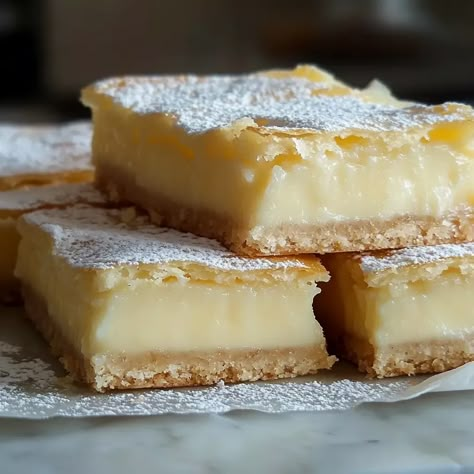 Classic Vanilla Custard Bars Vanilla Custard Bars, Dessert With Custard, Custard Cream Squares, Vanilla Custard Pie, Custard Bars, Vanilla Custard Recipe, Custard Cookies, Creme Brulee Cheesecake, Custard Desserts