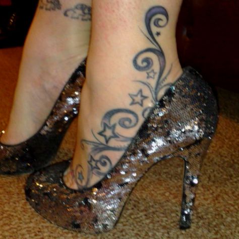 bad ass! Foot Tattoos For Women Flowers, Star Foot Tattoos, Tattoos On Foot, Cute Foot Tattoos, Tiki Tattoo, 7 Tattoo, Foot Tattoos For Women, Tattoos For Women Flowers