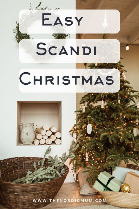 Scandi Xmas Tree, Scandi Christmas Table Setting, Diy Scandinavian Christmas Decorations, Scandi Christmas Table, Scandinavian Christmas Decor Ideas, Scandi Christmas Decor, Scandi Christmas Tree, Swedish Christmas Decorations, Scandinavian Life