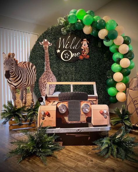 Safari Jungle Birthday Party Ideas Safari Jungle Birthday Party, Jungle Birthday Party Ideas, Baby Shower Arch, Shower Arch, Safari Birthday Party Decorations, Superman Birthday Party, Jungle Theme Birthday Party, Forest Birthday Party, Jungle Safari Birthday