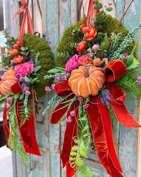 Diy Thanksgiving Wreath, Thanksgiving Wreath Ideas, Fall Mantel Decor, Easy Diy Thanksgiving, Mantel Decor Ideas, Fall Decor Wreaths, Wreath Pumpkin, Thanksgiving Wreath, Fall Door Decorations