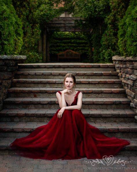 Prom Photography Poses, Glamour Portraits, Glamour Shoot, Branding Images, Outdoor Graduation, Prom Picture Poses, Prom Photoshoot, Quinceanera Photography, Gown Pictures