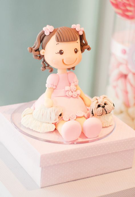 pink-birthday-girl-fondant-cake Puppy Dog Party, Dog Bone Cookies, Mini Torte, Ideas Cumpleaños, Pink Puppy, Gateaux Cake, Ballerina Birthday, Fondant Tutorial, Fondant Toppers