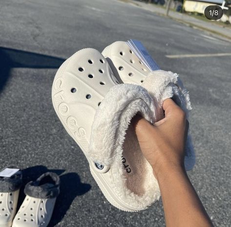 White Fluffy Crocs, Fluffy Crocs Outfit, White Crocs With Fur, Fuzzy Crocs Outfit, White Fuzzy Crocs, Crocs With Fur Inside, Croc Slippers, Fluffy Crocs, Crocs Aesthetic Outfit