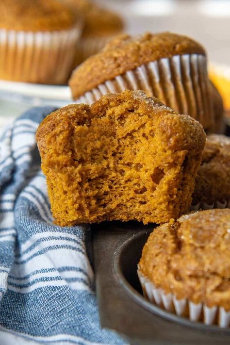 Pumpkin Oat Muffins, Oat Flour Muffins, Pumpkin Oatmeal Muffins, Oatmeal Flour, Oat Flour Recipes, Cake Mix Muffins, Gluten Free Pumpkin Muffins, Pumpkin Oats, Pumpkin Muffin Recipes