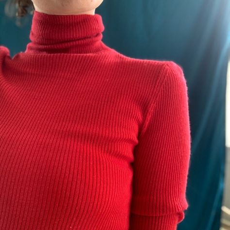 Red Turtleneck Aesthetic, Red Turtleneck Outfit, Turtleneck Aesthetic, Colorful Tights Outfit, Tights Outfits, Outfit Modest, Cosplay Inspo, Turtleneck Outfit, Downtown Outfits