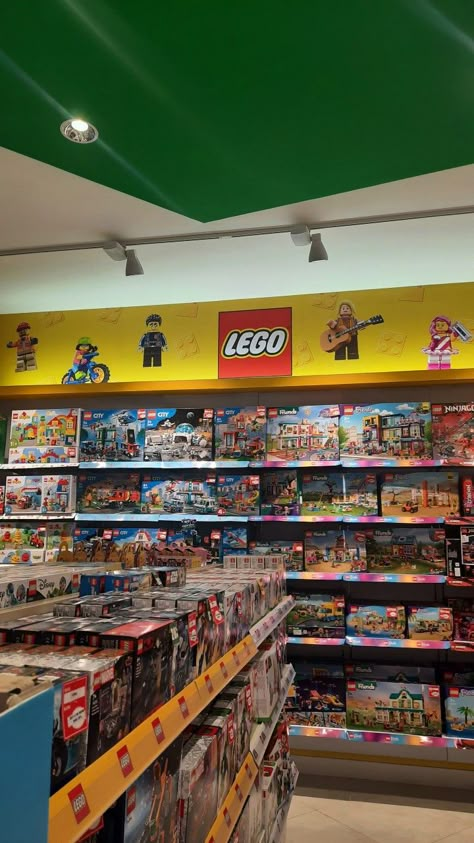 Toy Store Aesthetic, Legos Aesthetic, Lego Aesthetic, Lego Pics, Lego Room Decor, Hot Wheels Room, Ariana Grande Anime, Diy Gift For Bff, Captain America Costume