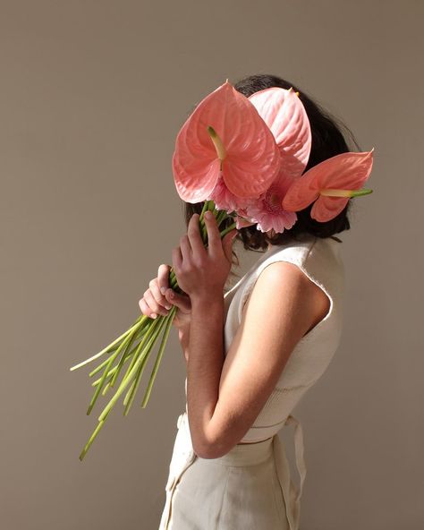 Enjoying this beautiful, crisp, sunny spring day by... STAYING AT HOME.😎 Let's all do our part!👍⠀⠀⠀⠀⠀⠀⠀⠀⠀ ⠀⠀⠀⠀⠀⠀⠀⠀⠀ @bonsergentstudio Anthurium Bouquet, Anthurium Flower, Flower Photoshoot, Jewelry Photoshoot, Flower Studio, Holding Flowers, Studio Photoshoot, Creative Portraits, 인물 사진