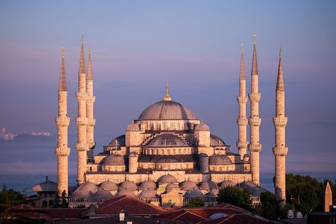 Aya Sophia, Sultan Ahmed Mosque, Visit Istanbul, Byzantine Architecture, Arsitektur Masjid, Islamic Culture, Travel Globe, Blue Mosque, Byzantine Empire