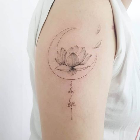 101 Best Water Lily Tattoo Designs You Need To See! 82 Outsons Waterlilly Tattoo, Lily Tattoo Designs, Birth Flower Tattoo Ideas, Water Lily Tattoo, Honeysuckle Tattoo, Marigold Tattoo, Cosmos Tattoo, Daisy Tattoo Designs, Water Lily Tattoos