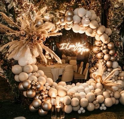 Boho Ring Backdrop, Circle Balloon Arch With Pampas, Pampas Grass And Balloons Arch, Pampas And Balloon Backdrop, Balloon Arch Pampas, Pampas Grass Bridal Shower Ideas, Engagement Ring Balloon Decor, Pampas Balloon Garland, Pampas Balloon Arch