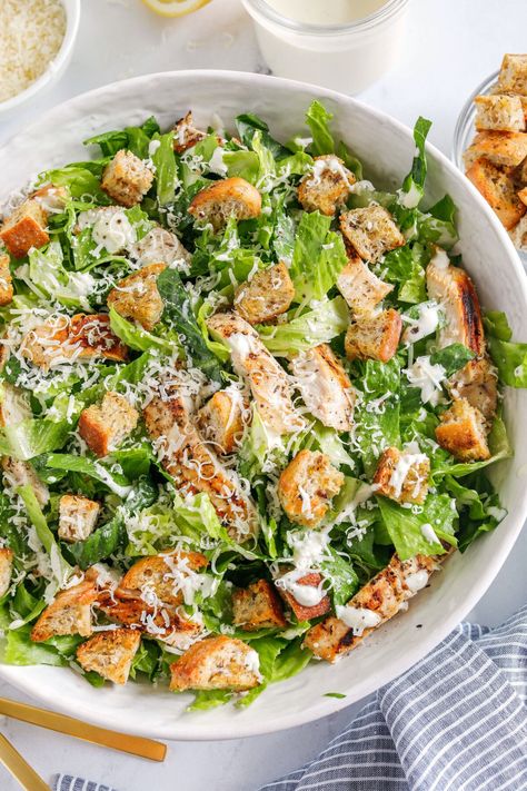 Healthy Chicken Caesar Salad - Eat Yourself Skinny Caesar Salad Healthy, Healthy Chicken Caesar Salad, Cesar Salad Recipe Best, Caesar Salad With Chicken, Chicken Cesear Salad Dinner, Healthy Food Photos, Healthy Food Chicken, Cesar Salad Recipe, Salad Cesar