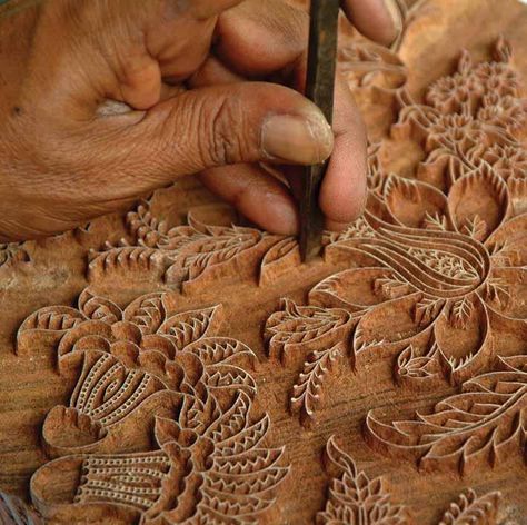 Travel Journal: Anokhi in India. Textile Printing, Wood Block Printing, Wood Carver, Indian Block Print, Block Printing, Wood Blocks, Textile Prints, Texture Painting, Indian Art