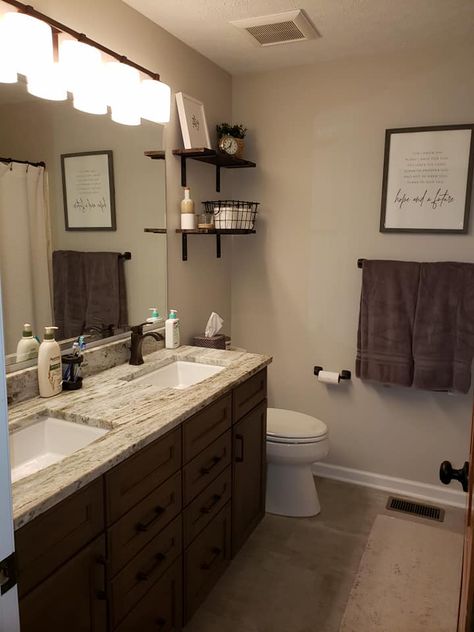 Tan Small Bathroom Ideas, Brown And Beige Bathroom Ideas, Bathroom Decor Earth Tones, Dark Cabinet Bathroom Decor, Brown Cabinets Bathroom Decor, Brown Neutral Bathroom, Bathroom Brown Cabinets Decor, Bathroom Decor Dark Brown Cabinets, Dark Brown Bathroom Decor