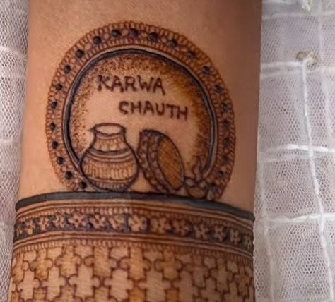 Karwa Chauth Arabic Mehendi, Carvachoth Mehndi, Krwachuth Mehndi Designs, Krva Choth Mehandi, Simple Karva Chauth Mehndi, Mehndi For Karwachauth Easy, Mendhi Design For Karva Chauth, Karva Mehendi Designs, Karwachauth Mhendi Design