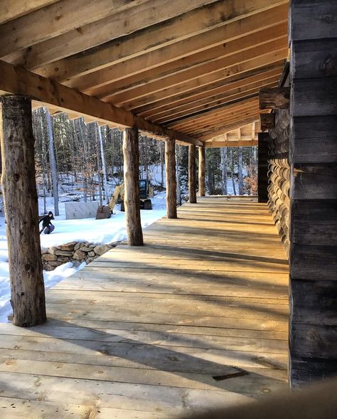 Log Porch Posts, Log Cabin Porch Ideas, Cabin Front Porch Ideas, Log Cabin Front Porch, Cabin Porch Ideas, Building A Log Cabin, Log Cabin Porch, Cabin Porches, Porch Railing Designs