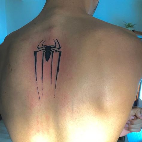 Spiderman Neck Tattoo, Cool Spider Man Tattoos, Spider Back Tattoo Men, Spider Man Back Tattoo, Cool Spiderman Tattoos, Spider On Back Tattoo, Spider Man Spider Tattoo, Mens Spider Tattoo, Amazing Spider Man Tattoo