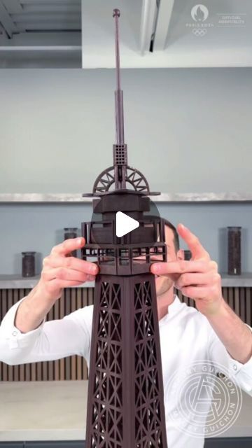 Chocolate Sculptures Art, Creative Chocolate, Amaury Guichon, Eiffel Tower Cake, Chocolate Videos, Chocolate Showpiece, Chocolate Sculpture, Chocolate Sculptures, French Chocolate