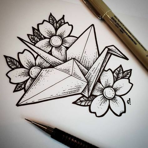 Crane Sketch, Paper Crane Tattoo, Sketch Tattoo Ideas, Crane Drawing, Origami Tattoo, Crane Tattoo, French Tattoo, Kunst Tattoos, Handpoke Tattoo