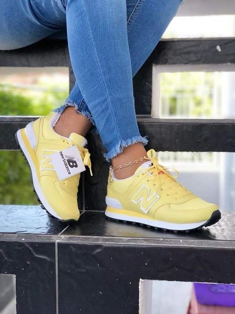 New Balance Nb Sneakers, Interesting Shoes, Casual Shoes Women Sneakers, Nike Shoes Women Fashion, Pretty Shoes Sneakers, Kicks Shoes, Cute Sneakers, Womens Running, Balance Shoes