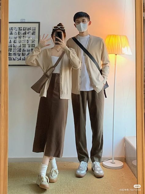 Couples Outfits Coordinating, Winter Couple Outfits Matching, Modest Couple Outfits, Korean Couple Aesthetic Outfit, Couple Korean Outfit, Simple Couple Outfits, Formal Outfits For Couples, His And Her Outfits Couple, Coordinating Couple Outfits For Pictures