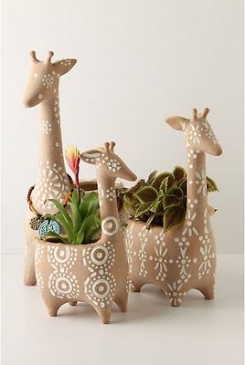 Giraffe Pots in Taupe from Anthropologie Stacked Pots, Animal Planters, Sculptures Céramiques, Pinch Pots, Pottery Classes, Ceramic Animals, Cactus Y Suculentas, Clay Ceramics, Giraffes