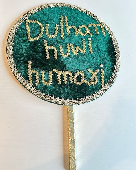 🌸 **Wedding Props with Slogans on Decorated Board for Your Pakistani Shaadi Ceremony** 🌸 Add a fun and personalized touch to your shaadi ceremony with our unique wedding props! Featuring charming slogans displayed on a beautifully decorated board, these props are perfect for photo booths, guest interactions, and creating memorable moments. ✨ **Features:** - Customizable slogans on each prop - Displayed on a beautifully decorated board - Ideal for photo booths and guest interactions - Perfec... Shadi Props Ideas, Diy Wedding Props, Wedding Items Decoration, Wedding Props Indian, Mehndi Props Ideas, Pakistani Wedding Ideas, Photo Booth Ideas Wedding, Wedding Props Ideas, Mehndi Props