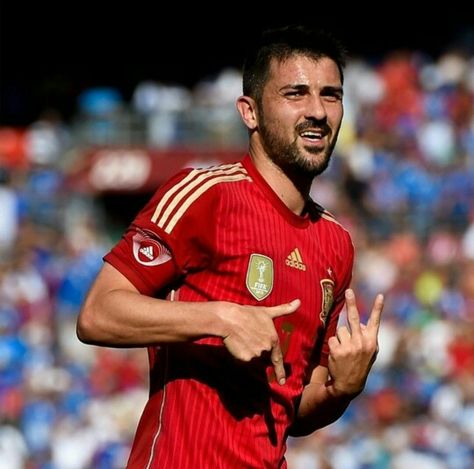 David Villa David Villa, Madrid Spain, Soccer Players, Salvador, World Cup, Red Carpet, Madrid, Spain, Sports Jersey