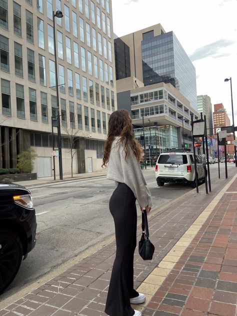 flare leggings and cute sweater in the city Flare Leggings Going Out Outfit, Poses With Leggings, Flared Leggings And Sweater, Cross Over Flare Leggings Outfit, Flared Leggings And Boots, Flares And Boots, Flare Legging Fall Outfits, Aesthetic Flare Leggings Outfit, Sweaters And Leggings Outfit