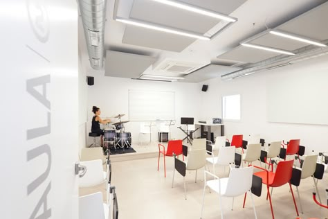 Music School Project Concept "Taller De Musics" / Dom Arquitectura | ArchDaily Music School Design, Music Conservatory, Music Building, Music Room Design, Classroom Interior, Lectures Room, San Myshuno, Rehearsal Room, Music Academy