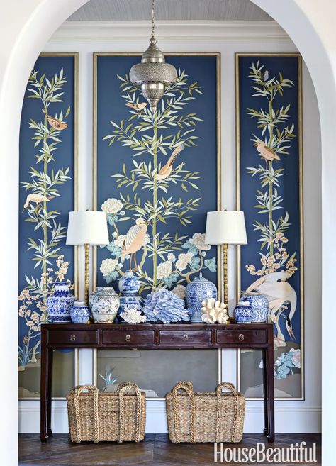 Foyer Decorating, Hiasan Dalaman Rumah, Chinoiserie Panels, Reka Bentuk Dalaman, Blue White Decor, Dekorasi Kamar Tidur, Framed Wallpaper, Chinoiserie Chic, Wallpaper Bts