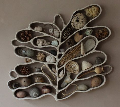 Earthenware 'Curiosity Clouds' Nest Collections of Natural Objects in Sprawling Wall Displays — Colossal Organic Sculpture Nature, Ceramic Wall Art Sculpture, Tiny Sculptures, Katie Rose, Installation Street Art, Natural Objects, Food Sculpture, House Plaques, Wall Displays