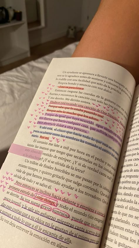 Book Annotation Tips, Reading Motivation, Book Annotation, Book Study, People Online, Girl Reading, Books Reading, Studying Inspo, School Motivation