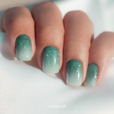 How To Do Ombre, Gradient Nail Art, Ombre Green, Green Nail Designs, Nail Art Techniques, Ombre Gradient, Green Nail, Dance Hairstyles, Nail Idea