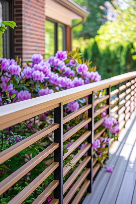 Modern Horizontal Deck Railing Ideas | Chic Designs Porch Horizontal Railing Ideas, Patio Deck Railing Ideas, Decorative Deck Railing Ideas, Deck Stair Railing Ideas, Modern Railing Outdoor, Horizontal Porch Railing, Horizontal Deck Railing Ideas, Front Step Railing Ideas, Deck Railings Ideas